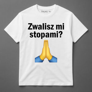 Jasna koszulka z kontrowersyjnym napisem i emotikoną złożonych dłoni.