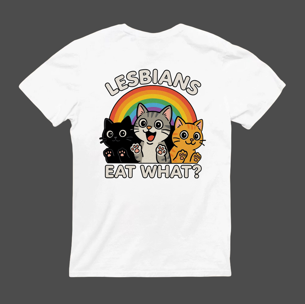 Koszulka z tęczą i trzema kotami z napisem LESBIANS EAT WHAT?.