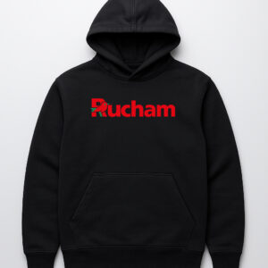 Czarna bluza z kapturem z czerwonym napisem na środku.