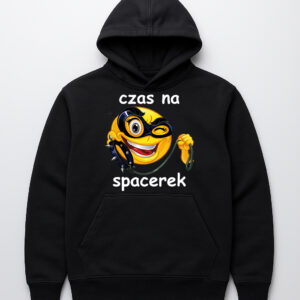 Czarna bluza z kapturem z nadrukiem czas na spacerek i emotikoną uśmiechniętej twarzy.