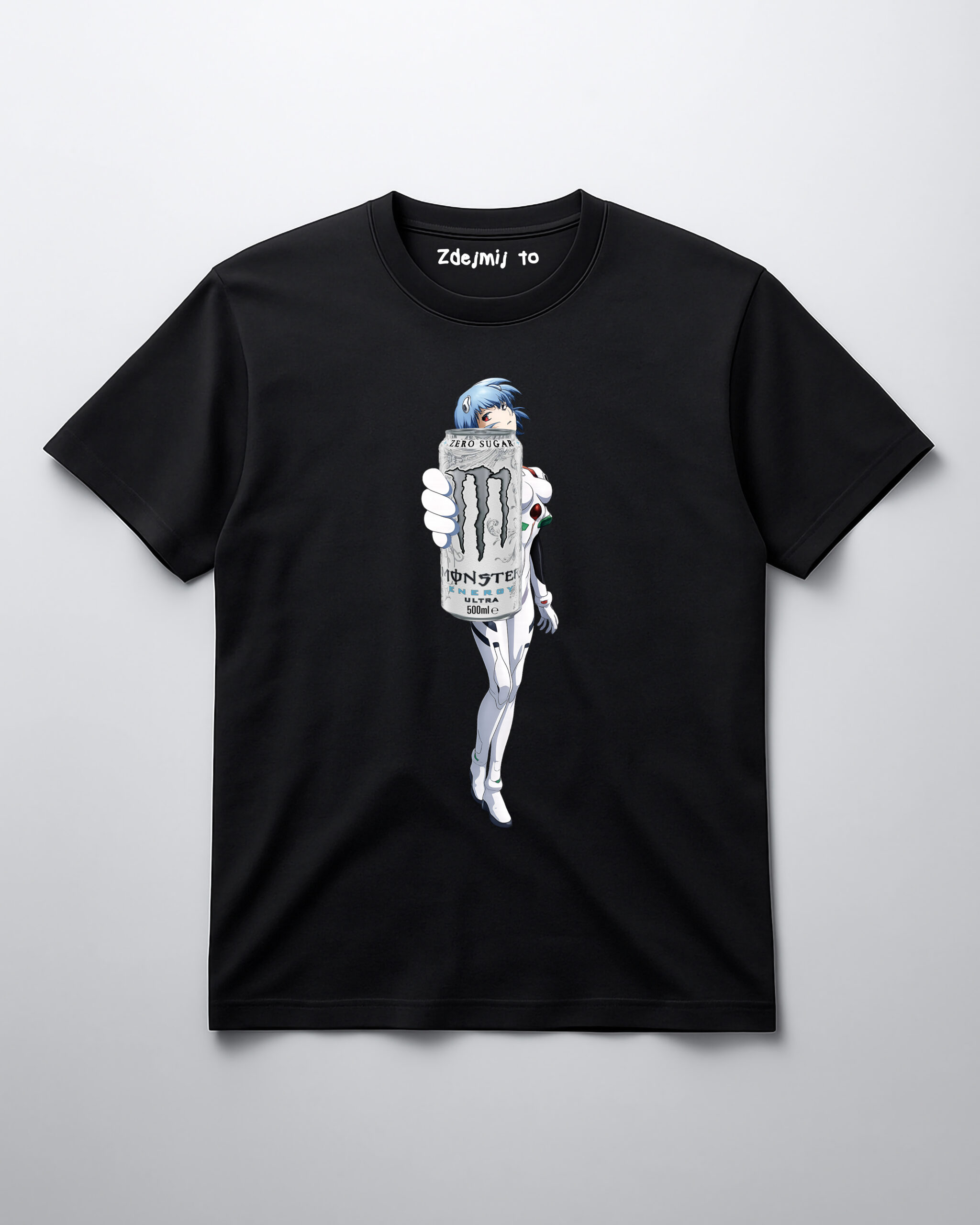 Czarna koszulka z grafiką postaci trzymającej puszkę napoju energetycznego.
