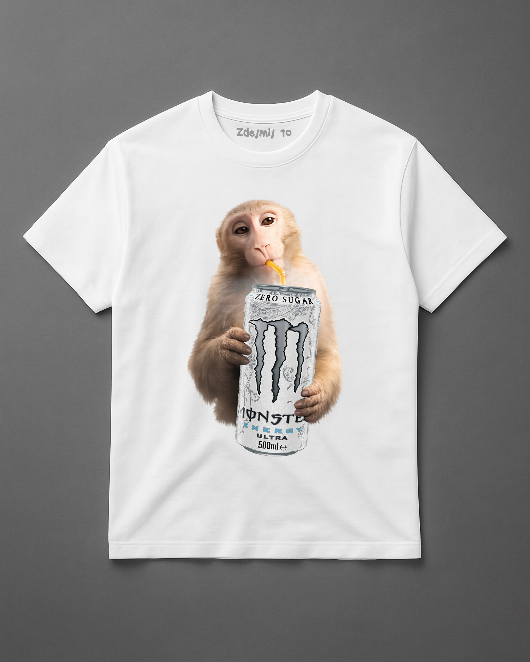 Koszulka z nadrukiem małpy pijącej napój energetyczny Monster z puszki.