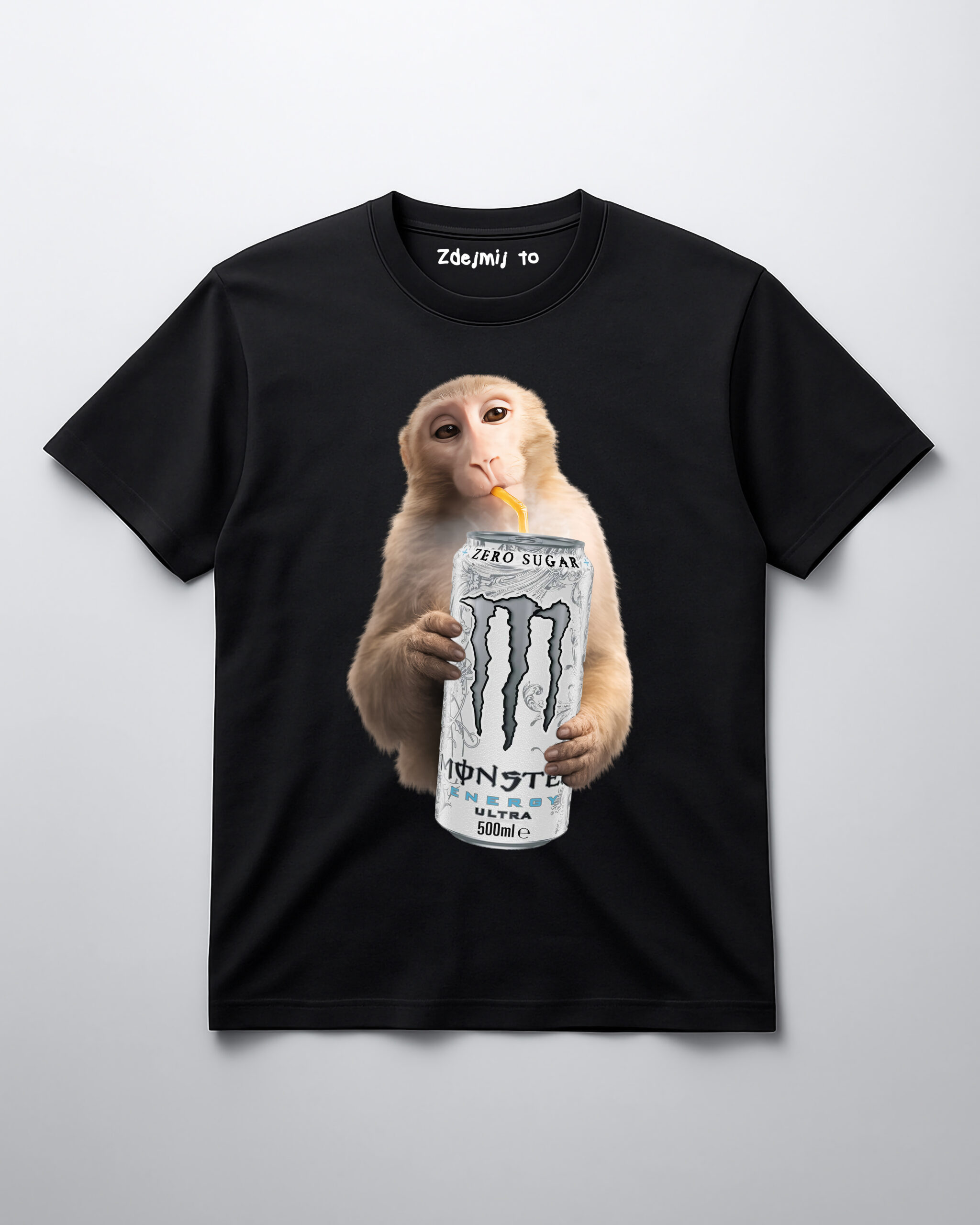 Koszulka z nadrukiem małpy pijącej napój energetyczny.