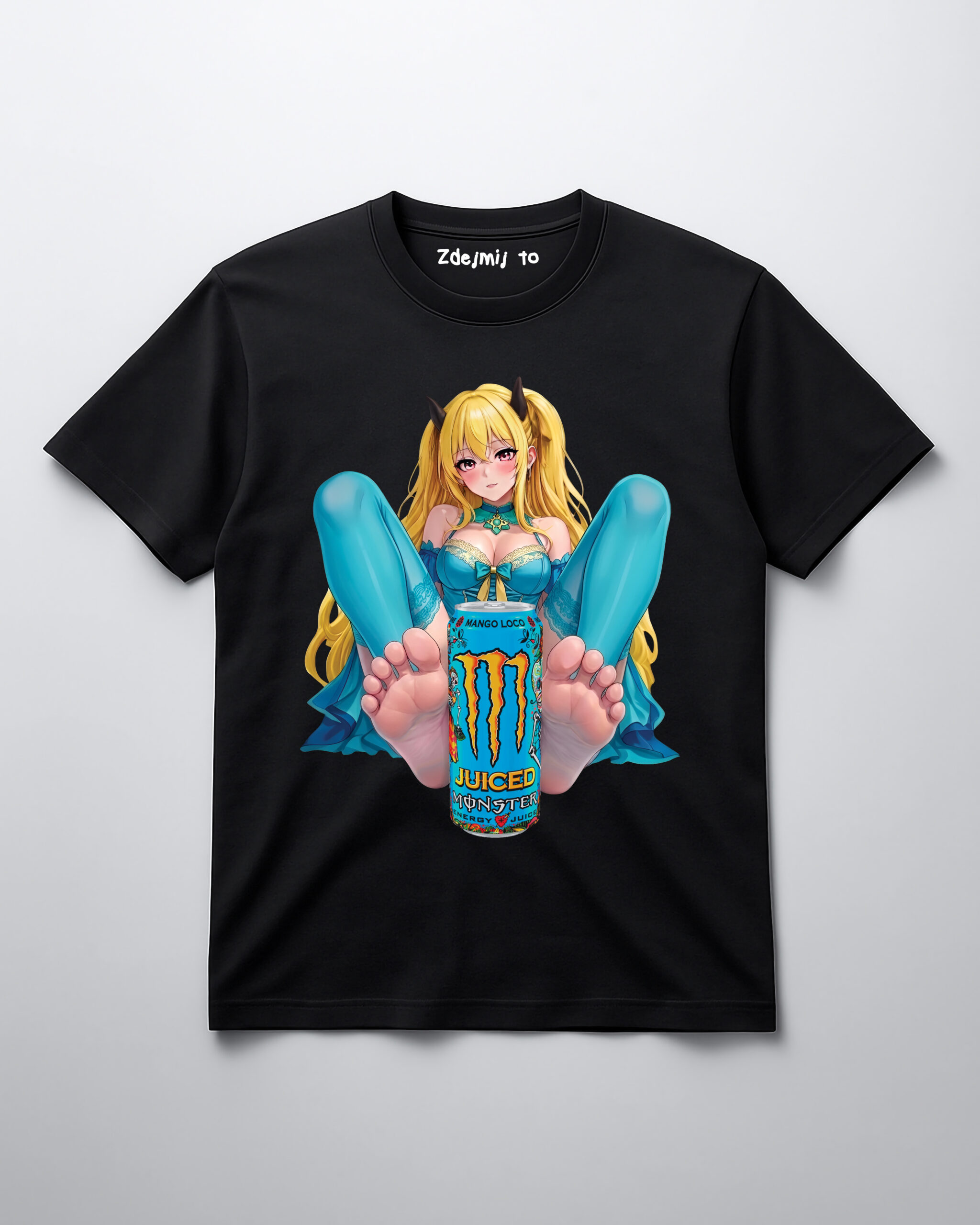 Koszulka z grafiką anime, postać w niebieskim stroju i puszką Monster.