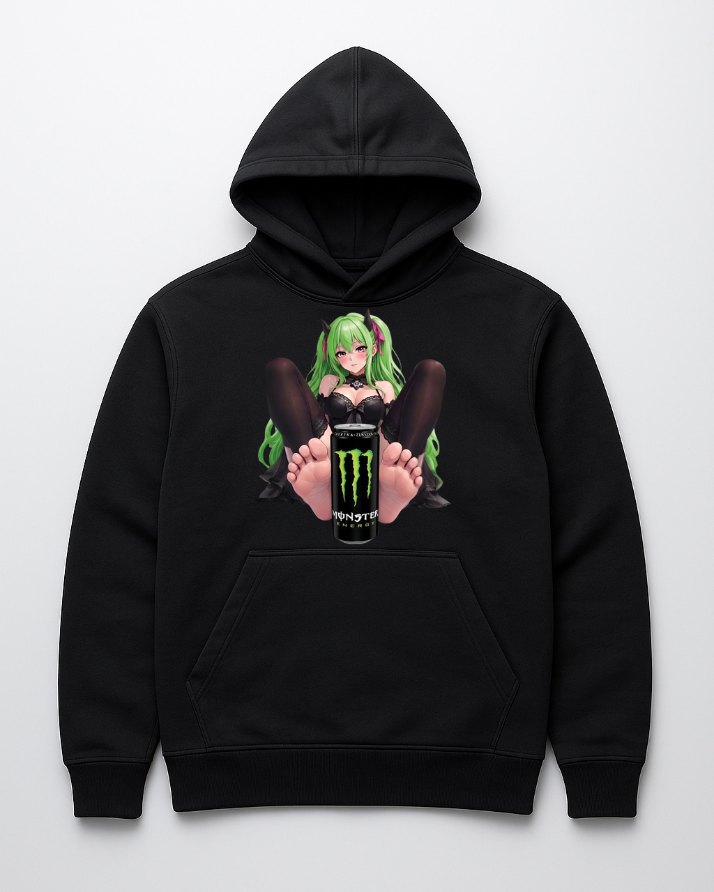 Hoodie z grafiką dziewczyny z zielonymi włosami i puszką Monster na czarnym tle.