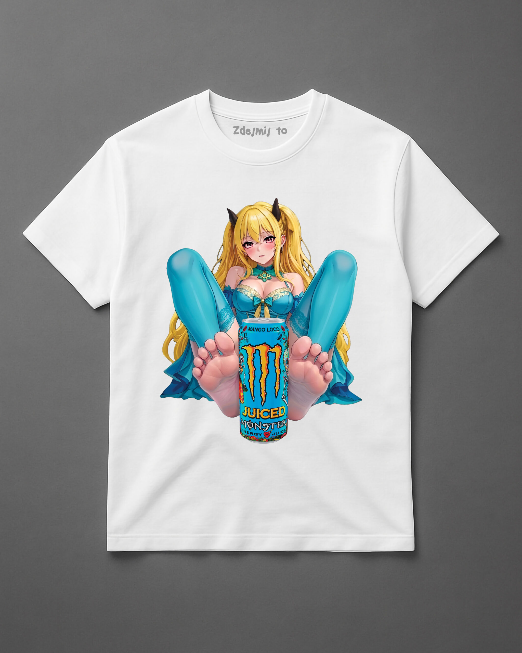 Koszulka z grafiką anime, postać w niebieskim stroju trzymająca puszkę Monster.