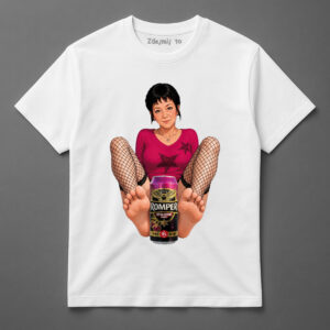T-shirt z grafiką kobiety w różowej bluzce i czarnych rajstopach, trzymającej puszkę piwa.