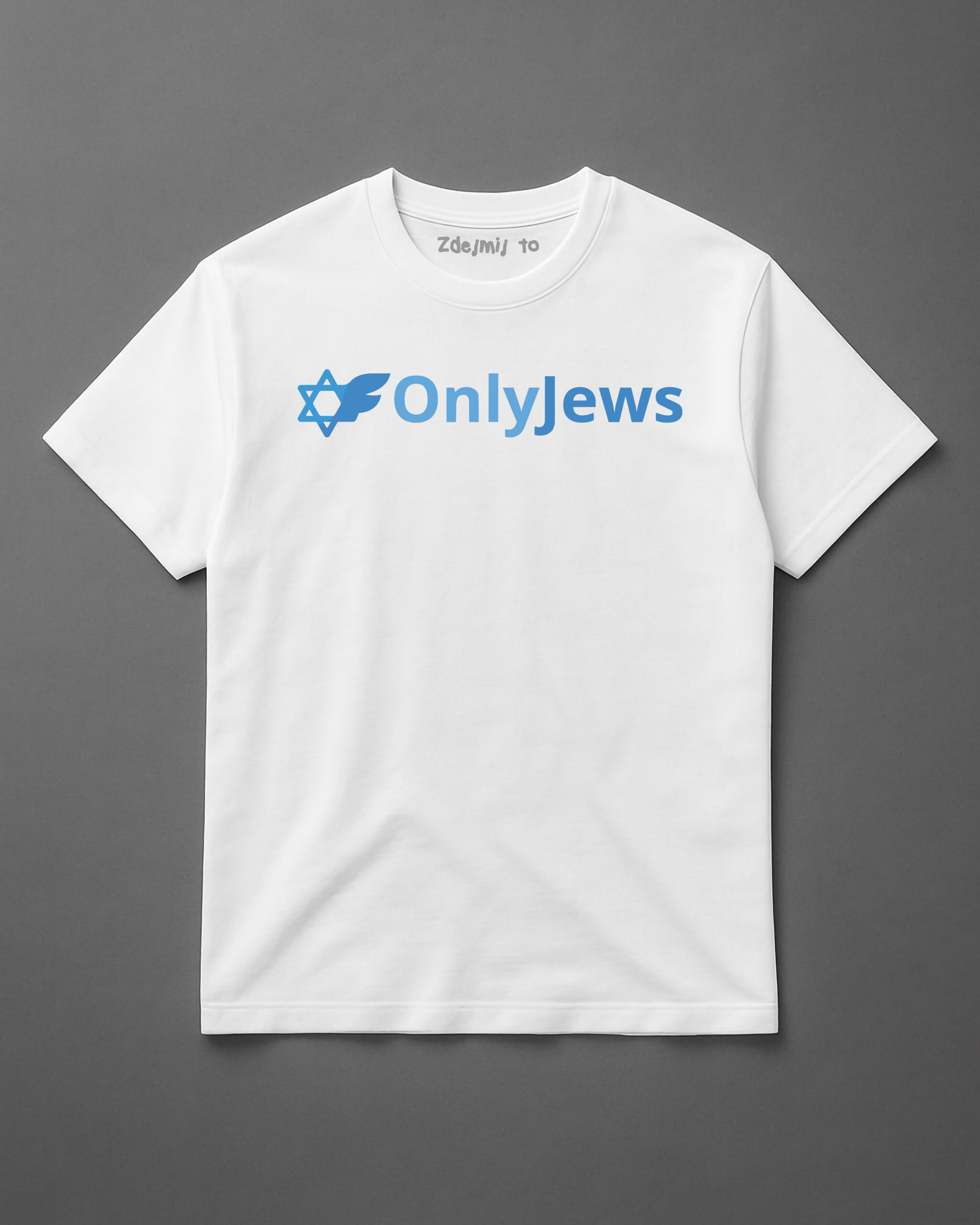 Koszulka z napisem OnlyJews i gwiazdą Dawida w niebieskim kolorze na białym tle.