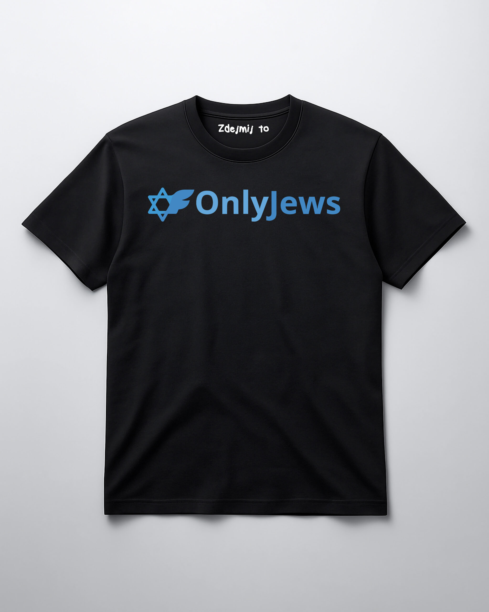 Koszulka czarna z napisem OnlyJews i gwiazdą Dawida w niebieskim kolorze.